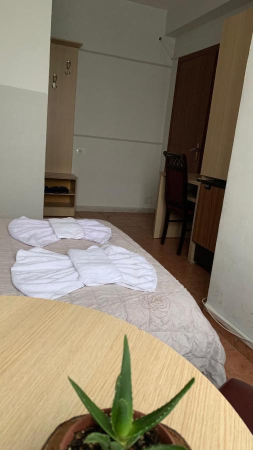 Guest House De Rada 地拉那 外观 照片